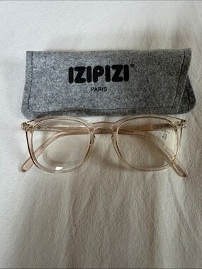 Izipizi translucent Crystal Beige 1.0 Reading Glasses - never worn